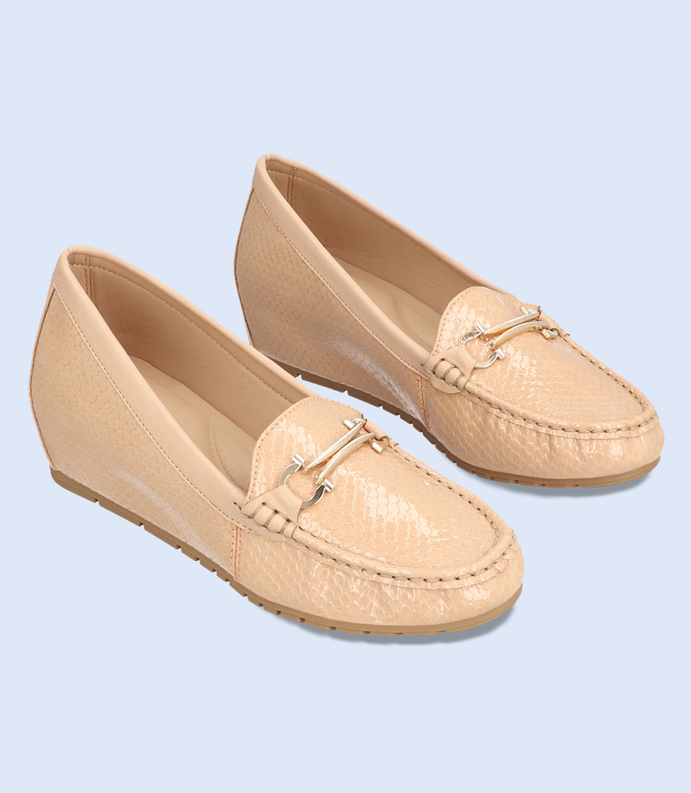 BW8303-BEIGE-Women Comfort Moccasins