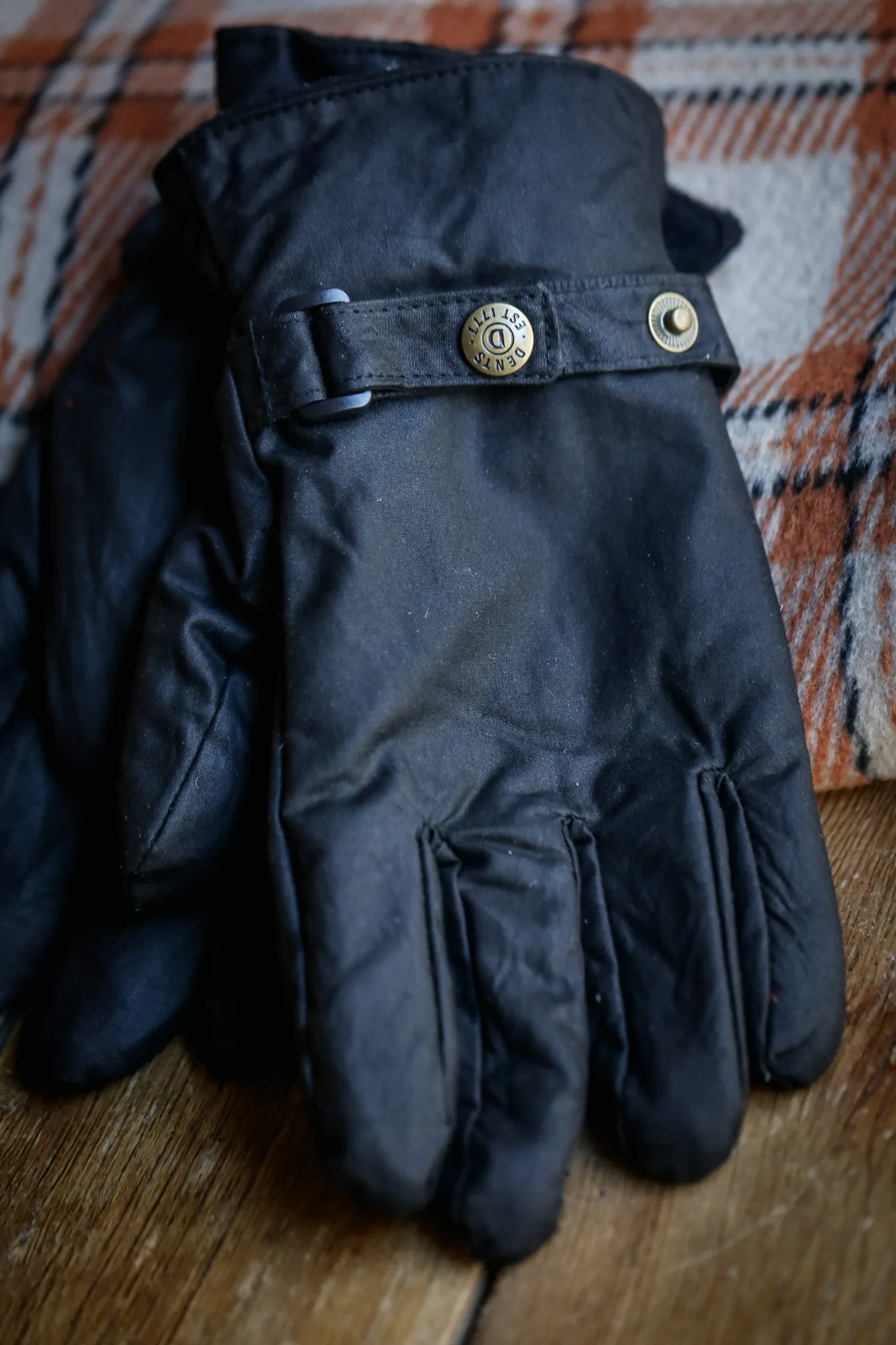 Dents – Fleece-Lined Waxed Cotton Gloves