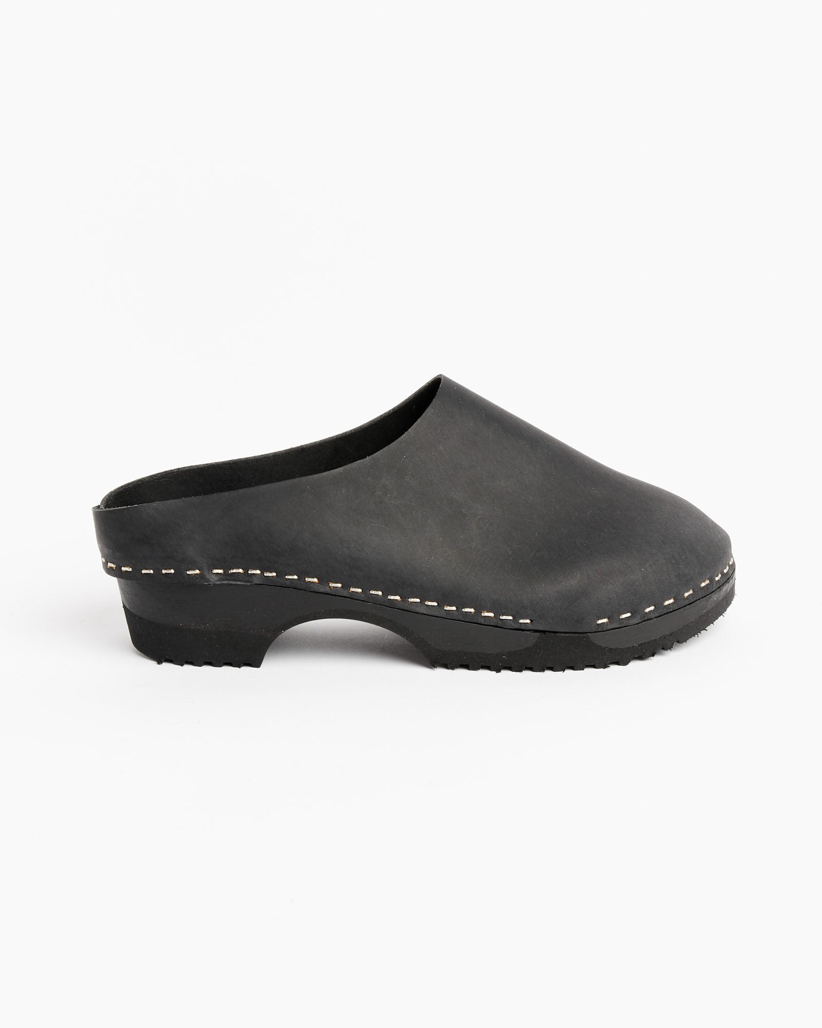 Leo Clog in Black