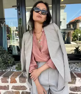 THE ROSALIND BLAZER- ALMOND